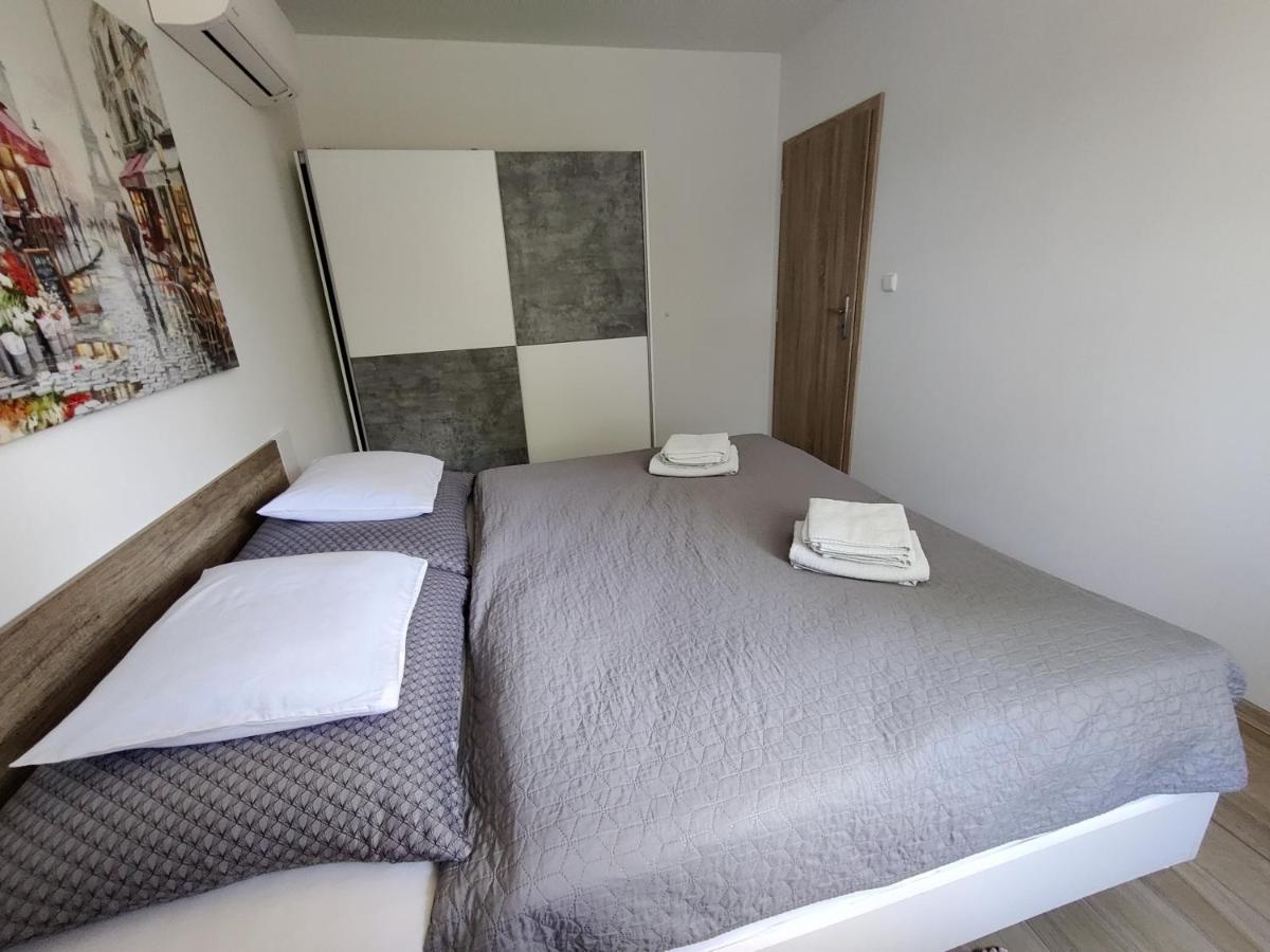 Apartman Pod Lipou - Samostatny Objekt ยาโรเมียร์จ ภายนอก รูปภาพ